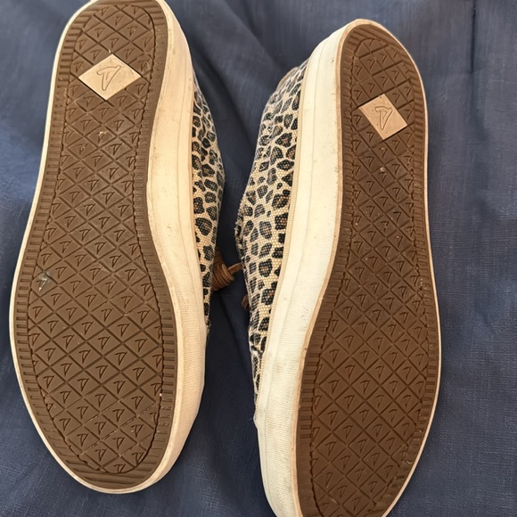 SPERRY Size 8.5. - Picture 2 of 2